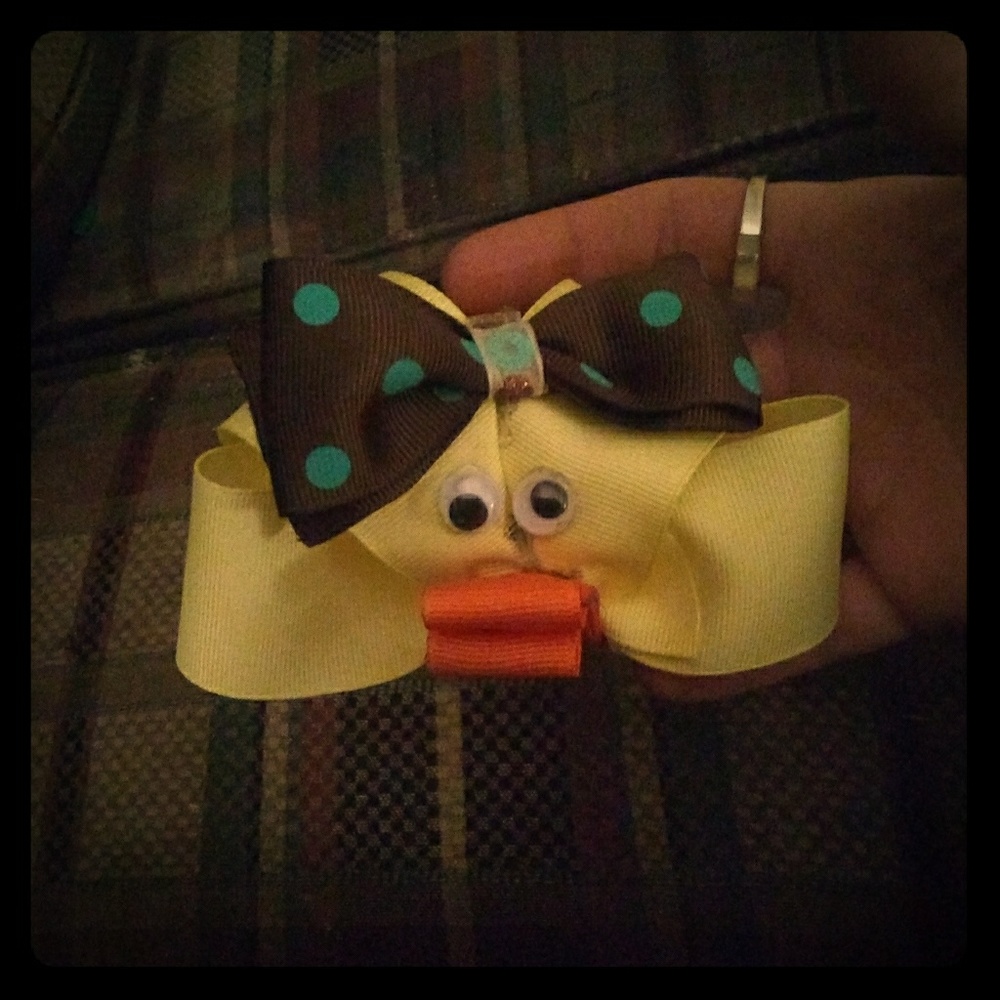 Duck bow